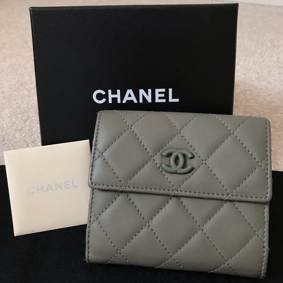 💯Authentic CHANEL wallet - Picture 1 of 6